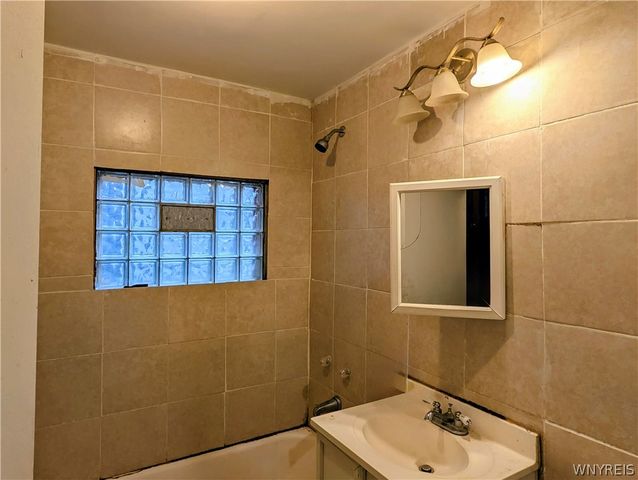 249 Dewey Avenue South, Buffalo, NY 14214
