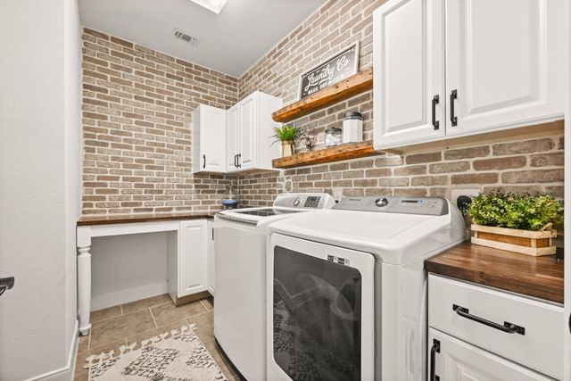 10910 Avana Falls Lane, Richmond, TX 77406