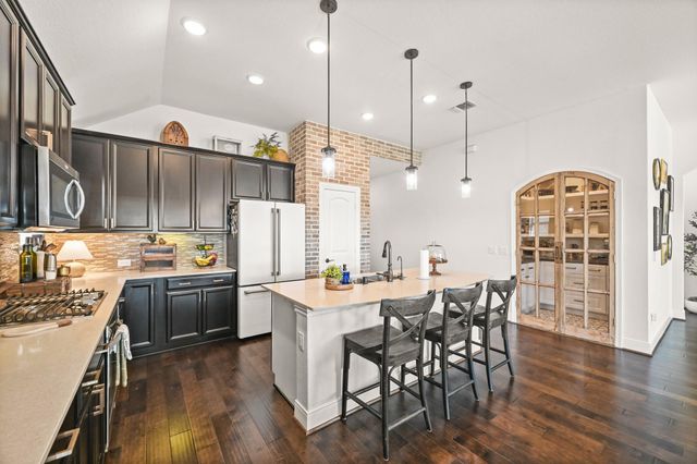 10910 Avana Falls Lane, Richmond, TX 77406