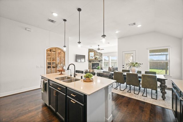 10910 Avana Falls Lane, Richmond, TX 77406