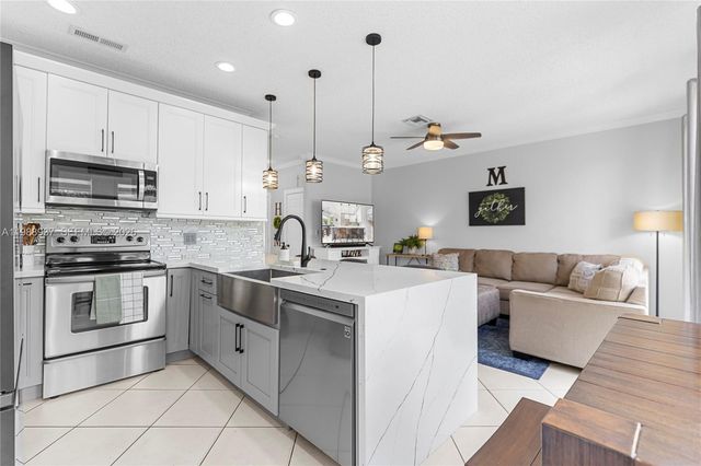 11435 NW 48th Ct, Coral Springs, FL 33076