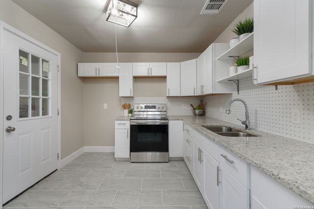 1326 ERVIN ST, San Antonio, TX 78208