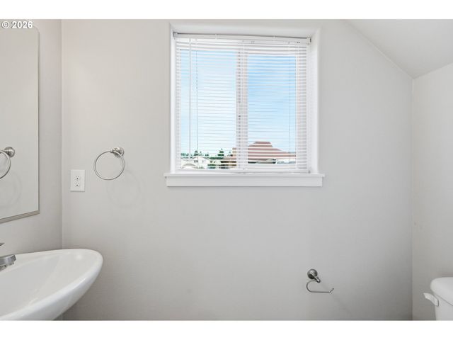 5922 Ne 71ST Ave, Vancouver, WA 98661