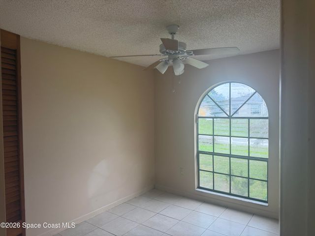 1130 Lynbrook Street NW, Palm Bay, FL 32907