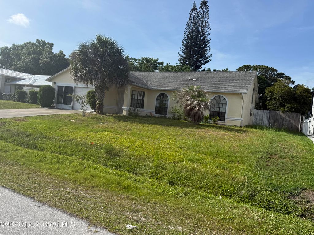 1130 Lynbrook Street NW, Palm Bay, FL 32907