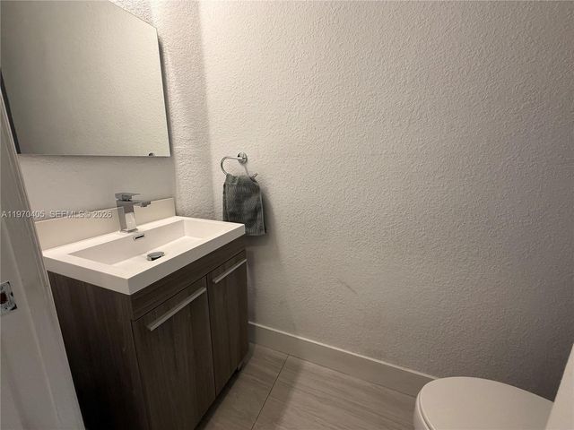 10832 NW 84th St, Doral, FL 33178