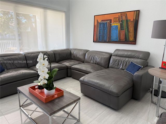 10832 NW 84th St, Doral, FL 33178