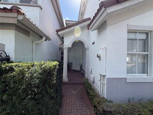 10832 NW 84th St, Doral, FL 33178