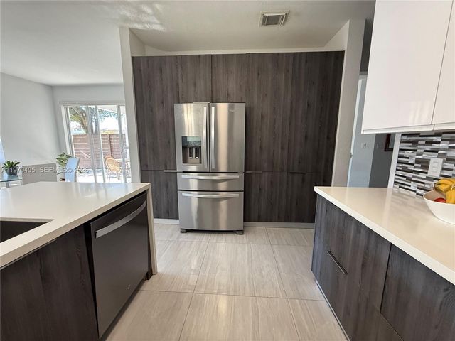 10832 NW 84th St, Doral, FL 33178