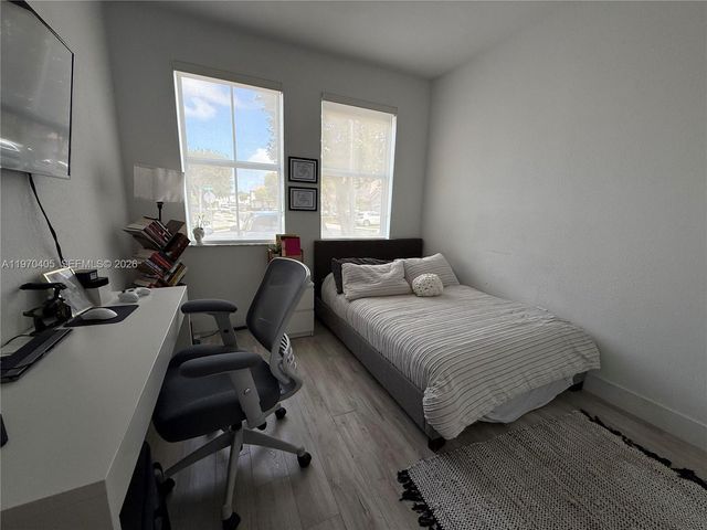 10832 NW 84th St, Doral, FL 33178