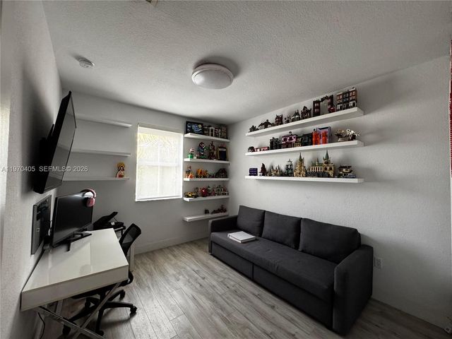 10832 NW 84th St, Doral, FL 33178