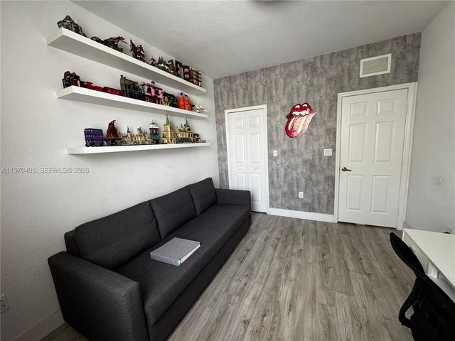 10832 NW 84th St, Doral, FL 33178