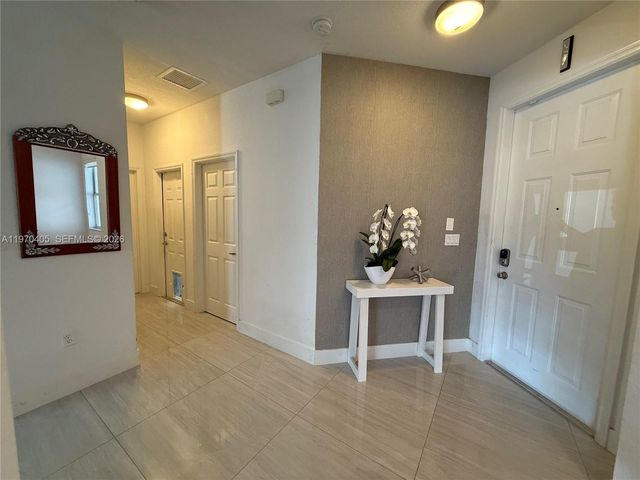 10832 NW 84th St, Doral, FL 33178