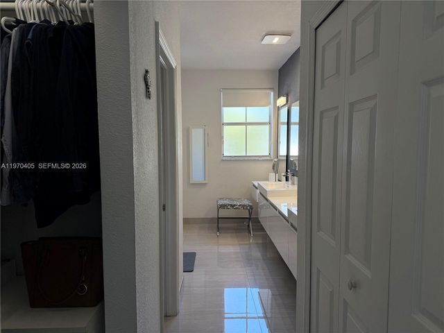 10832 NW 84th St, Doral, FL 33178