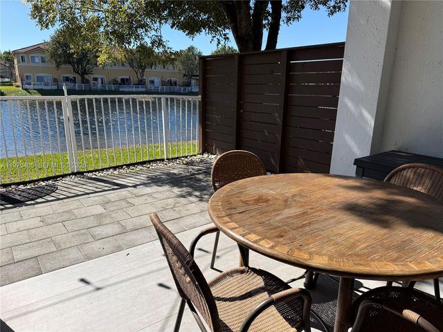 10832 NW 84th St, Doral, FL 33178