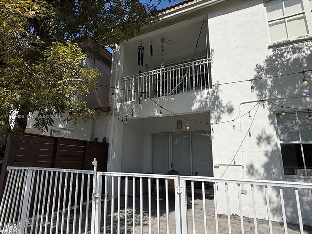 10832 NW 84th St, Doral, FL 33178