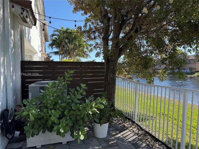 10832 NW 84th St, Doral, FL 33178