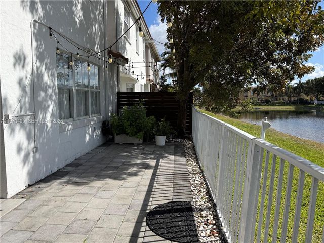 10832 NW 84th St, Doral, FL 33178