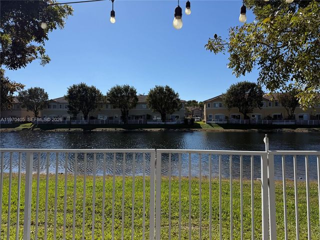 10832 NW 84th St, Doral, FL 33178