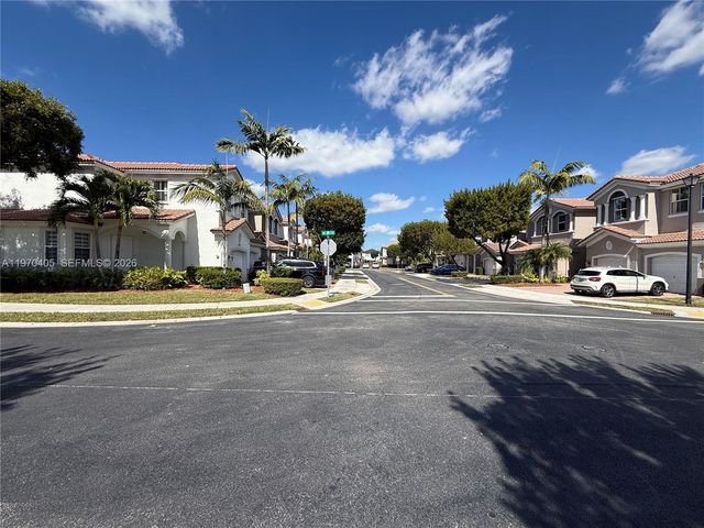 10832 NW 84th St, Doral, FL 33178