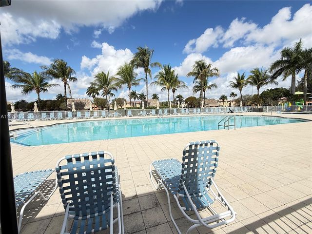 10832 NW 84th St, Doral, FL 33178