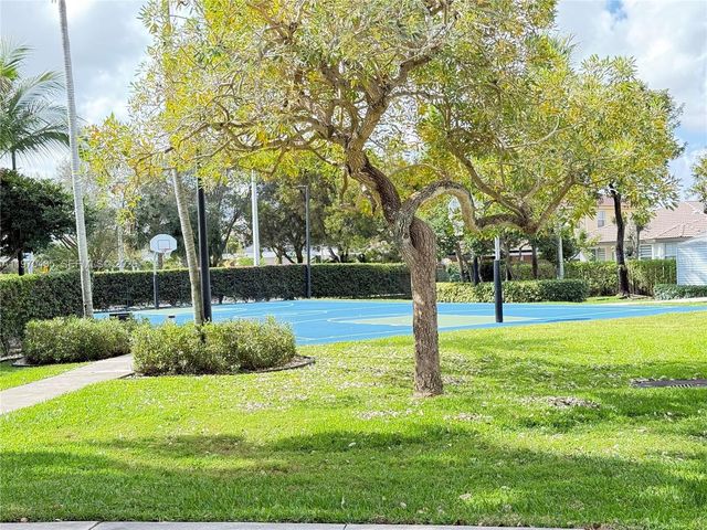 10832 NW 84th St, Doral, FL 33178