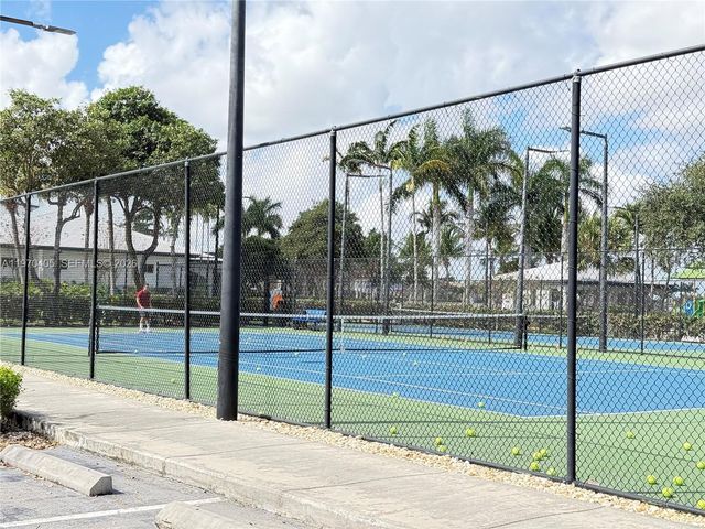 10832 NW 84th St, Doral, FL 33178