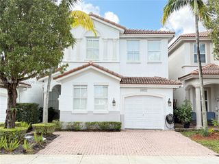 10832 NW 84th St, Doral, FL 33178