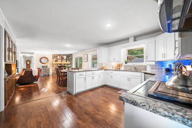 1 Berlanga Circle, Hot Springs Village, AR 71909