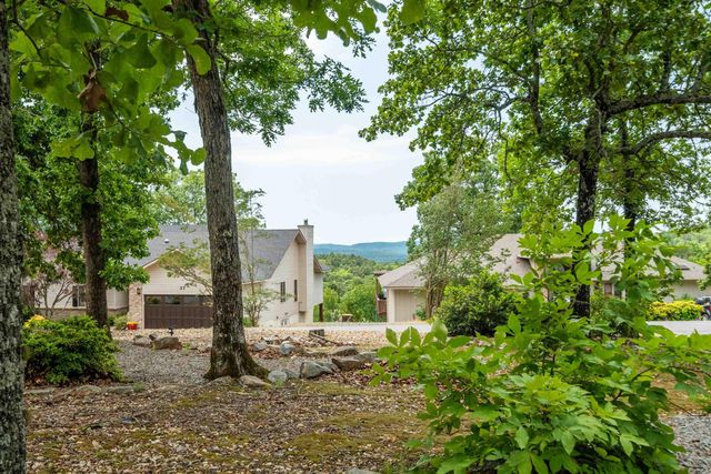 1 Berlanga Circle, Hot Springs Village, AR 71909