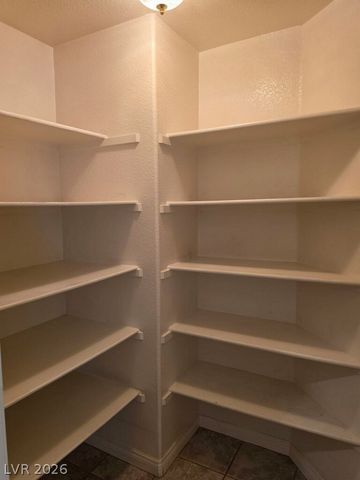 6912 Green Island Avenue, Las Vegas, NV 89149