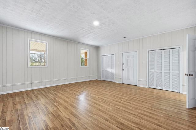 4208 Old Buncombe Road, Greenville, SC 29617