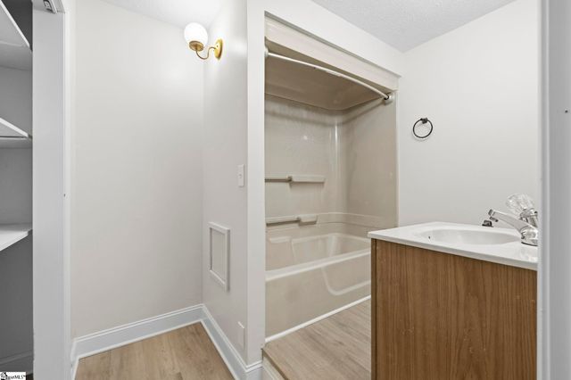 4208 Old Buncombe Road, Greenville, SC 29617