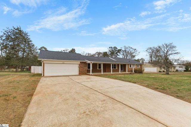 4208 Old Buncombe Road, Greenville, SC 29617
