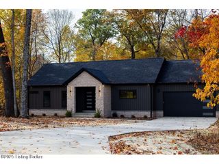 1304 Burns Rd, Radcliff, KY 40160