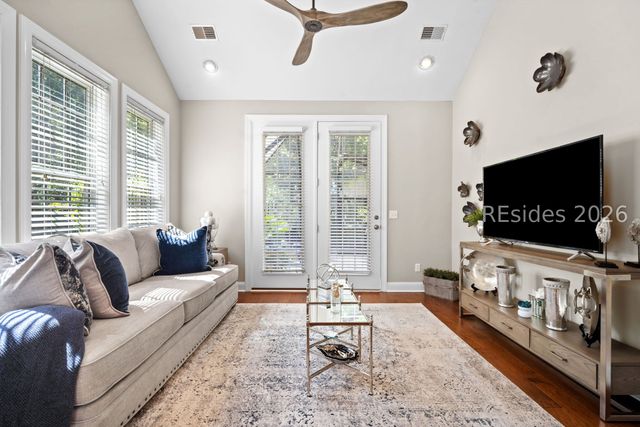 209 Farnsleigh Ave, Bluffton, SC 29910