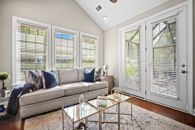 209 Farnsleigh Ave, Bluffton, SC 29910