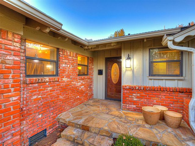 2725 Warwick Drive, Oklahoma City, OK 73116