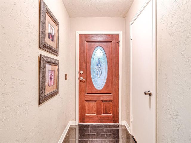 2725 Warwick Drive, Oklahoma City, OK 73116