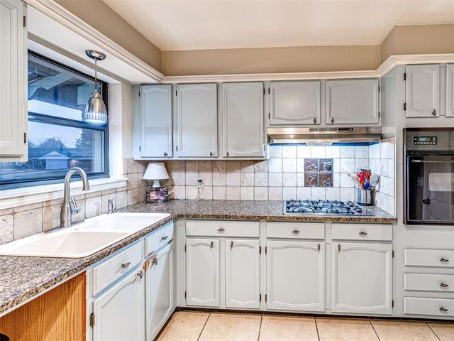 2725 Warwick Drive, Oklahoma City, OK 73116