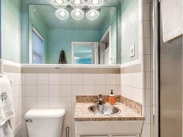 2725 Warwick Drive, Oklahoma City, OK 73116