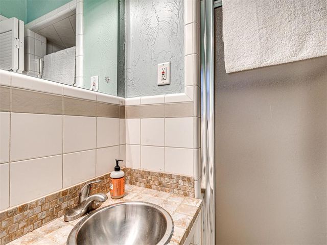 2725 Warwick Drive, Oklahoma City, OK 73116