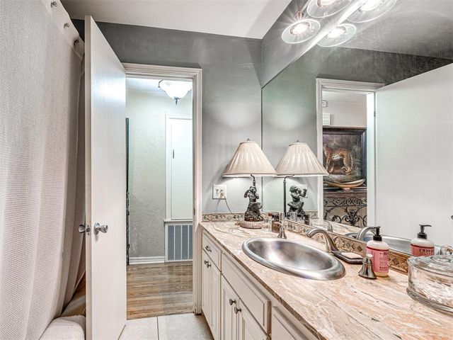 2725 Warwick Drive, Oklahoma City, OK 73116