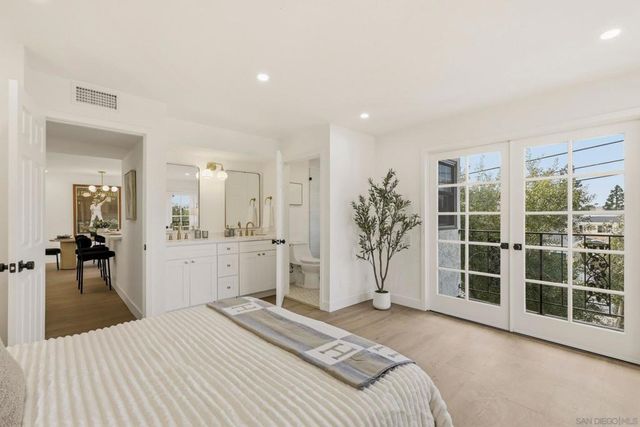 1263 Robinson 13, San Diego, CA 92103