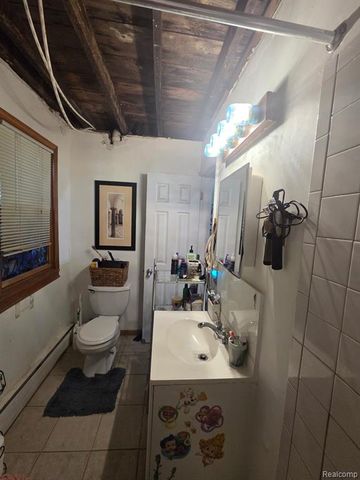 18047 Eastland Street, Roseville, MI 48066