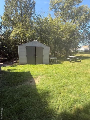 18047 Eastland Street, Roseville, MI 48066