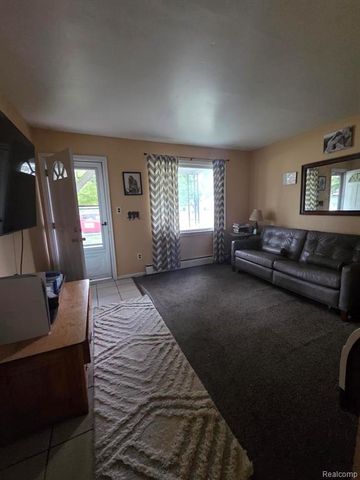 18047 Eastland Street, Roseville, MI 48066