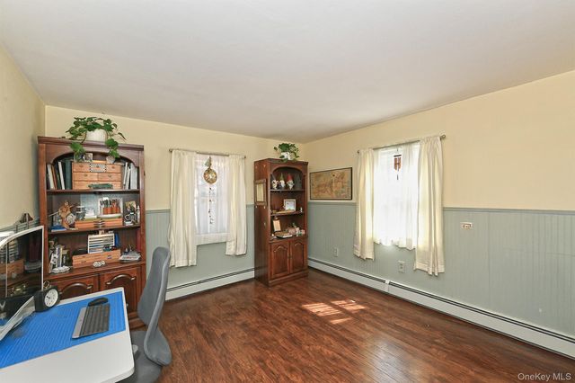 27 Blossom Lane, Levittown, NY 11756