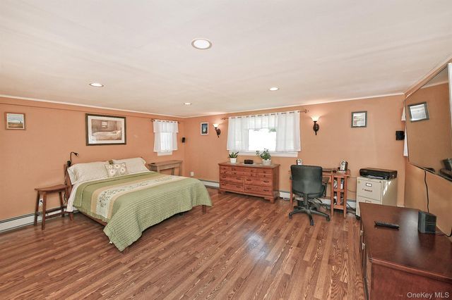 27 Blossom Lane, Levittown, NY 11756