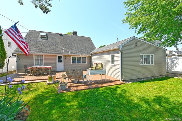 27 Blossom Lane, Levittown, NY 11756